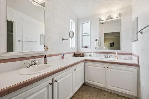 5226 Island View Circle N Polk City FL 33868