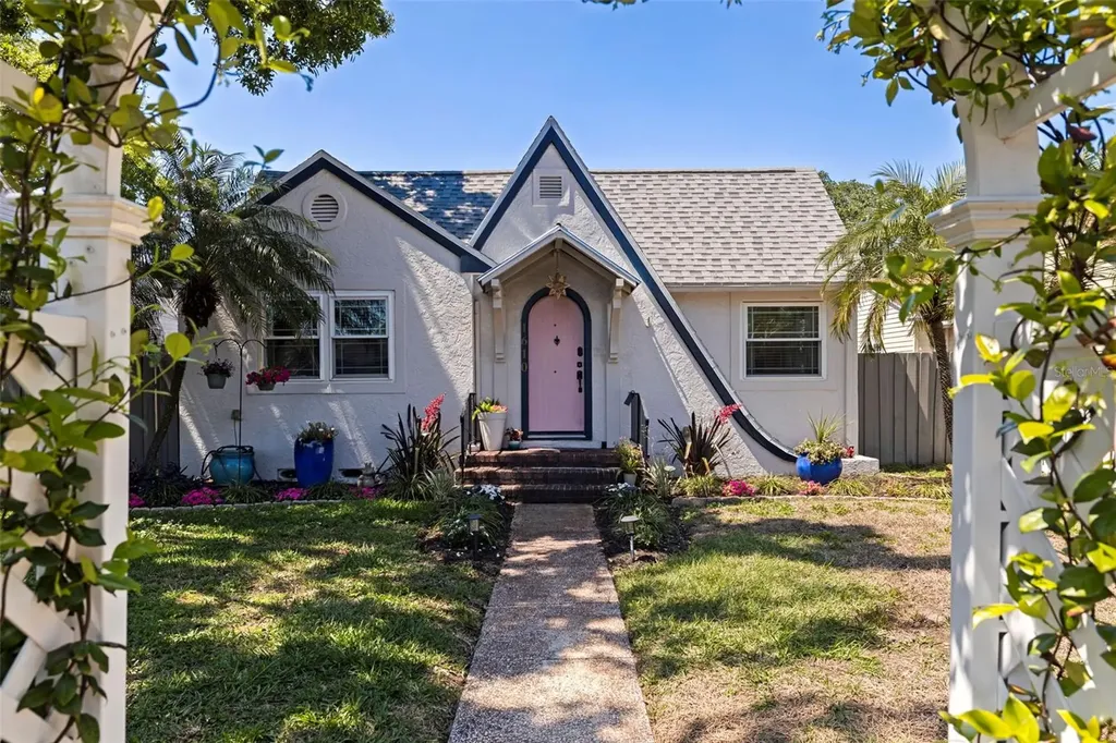 1610 14th Street N St Petersburg FL 33704