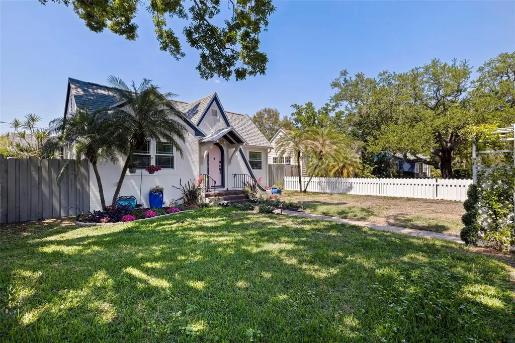 1610 14th Street N St Petersburg FL 33704
