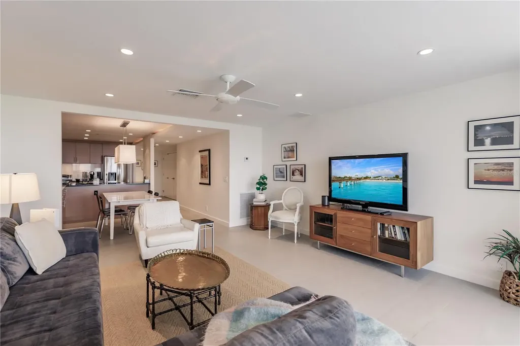 1255 E Peppertree Drive Sarasota FL 34242