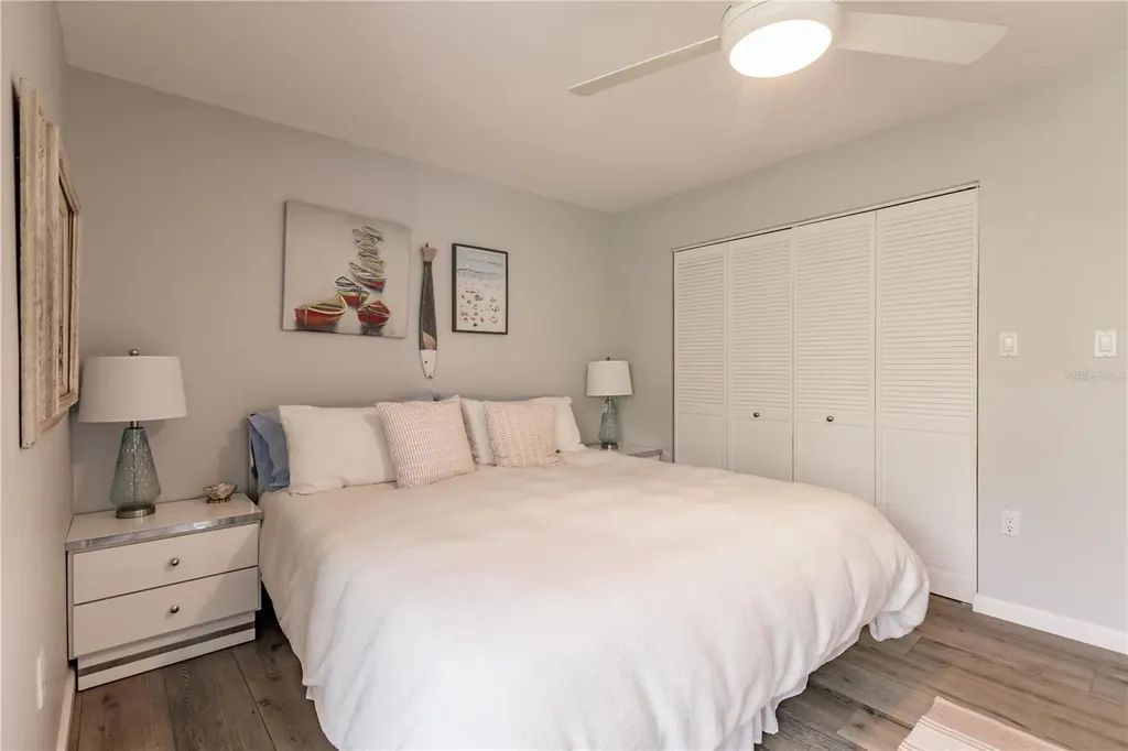 1200 E Peppertree Lane Sarasota FL 34242