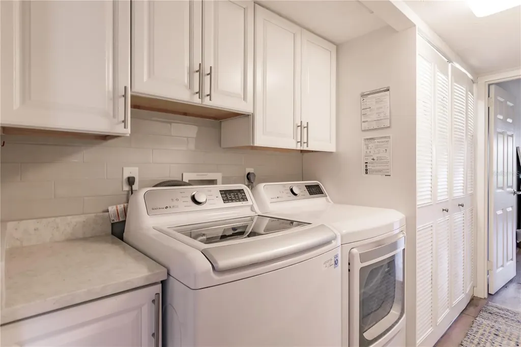 1200 E Peppertree Lane Sarasota FL 34242