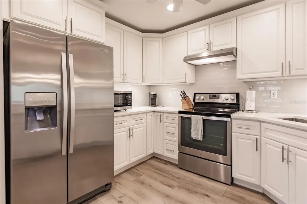 1200 E Peppertree Lane Sarasota FL 34242
