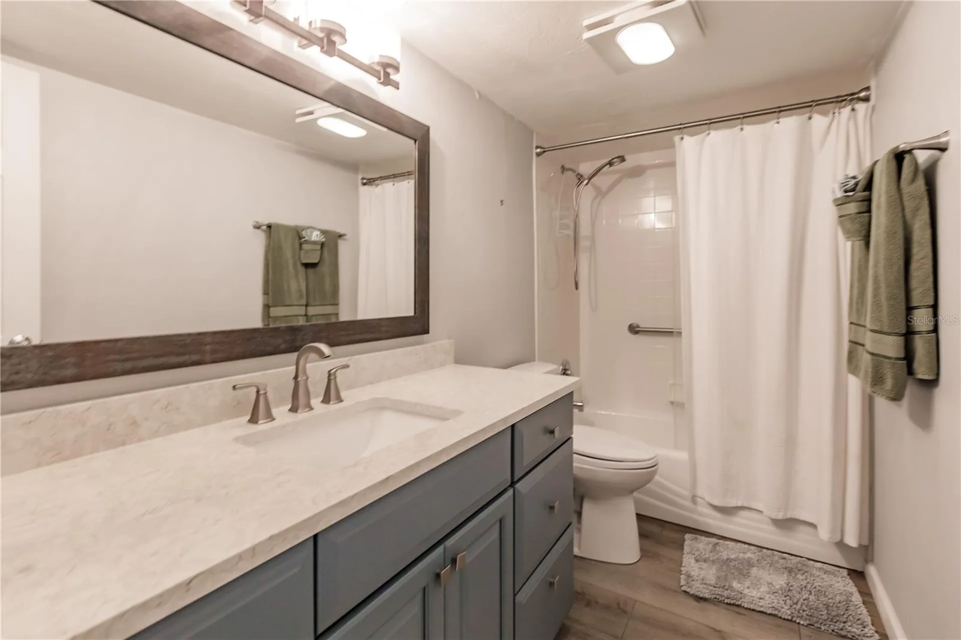 1200 E Peppertree Lane Sarasota FL 34242
