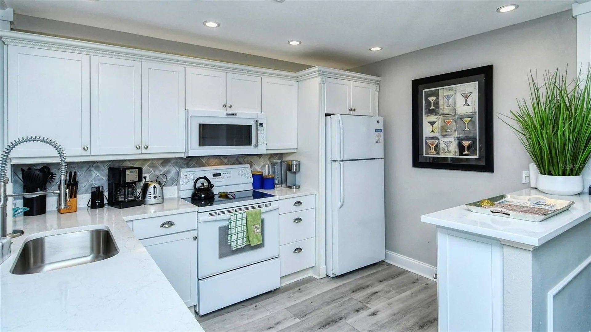 1255 E Peppertree Drive Sarasota FL 34242