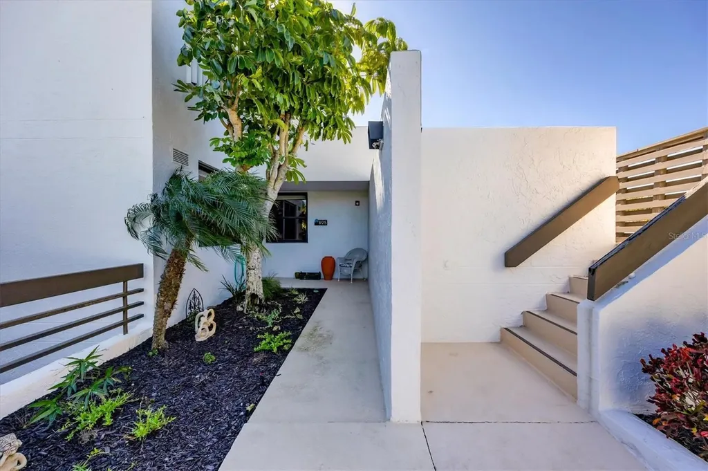 825 Bayport Way Longboat Key FL 34228