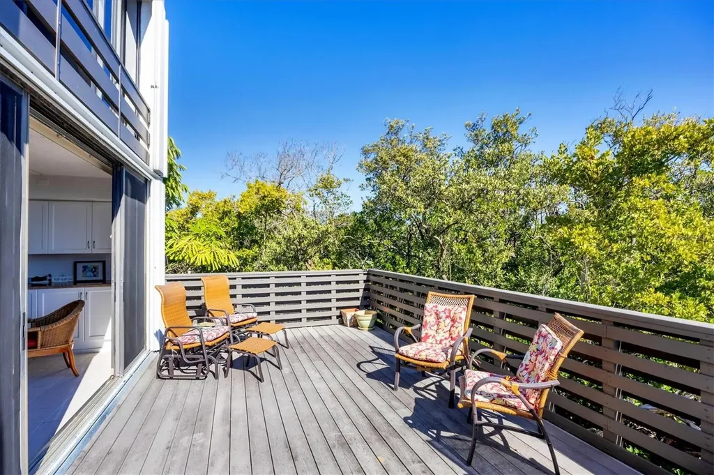 825 Bayport Way Longboat Key FL 34228