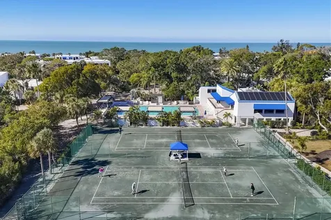 825 Bayport Way Longboat Key FL 34228