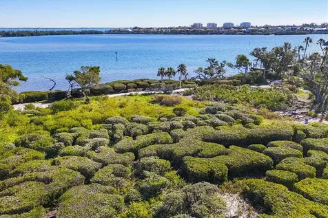 825 Bayport Way Longboat Key FL 34228