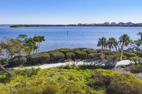 825 Bayport Way Longboat Key FL 34228