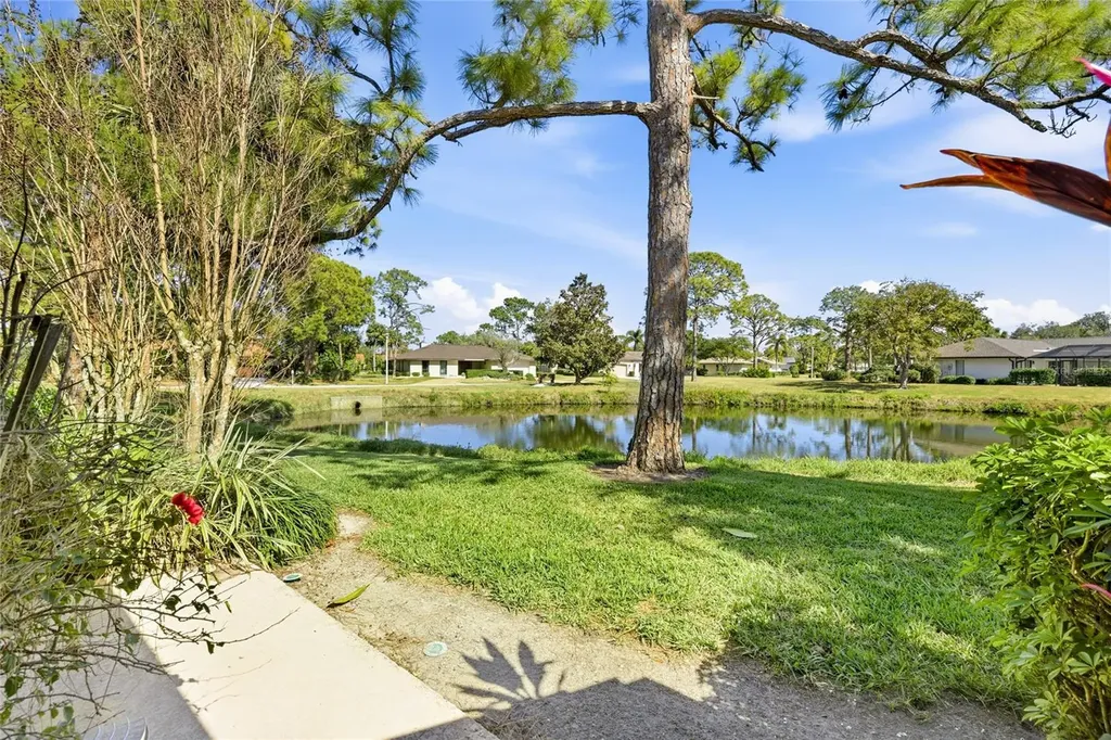 5207 Myrtle Wood Sarasota FL 34235