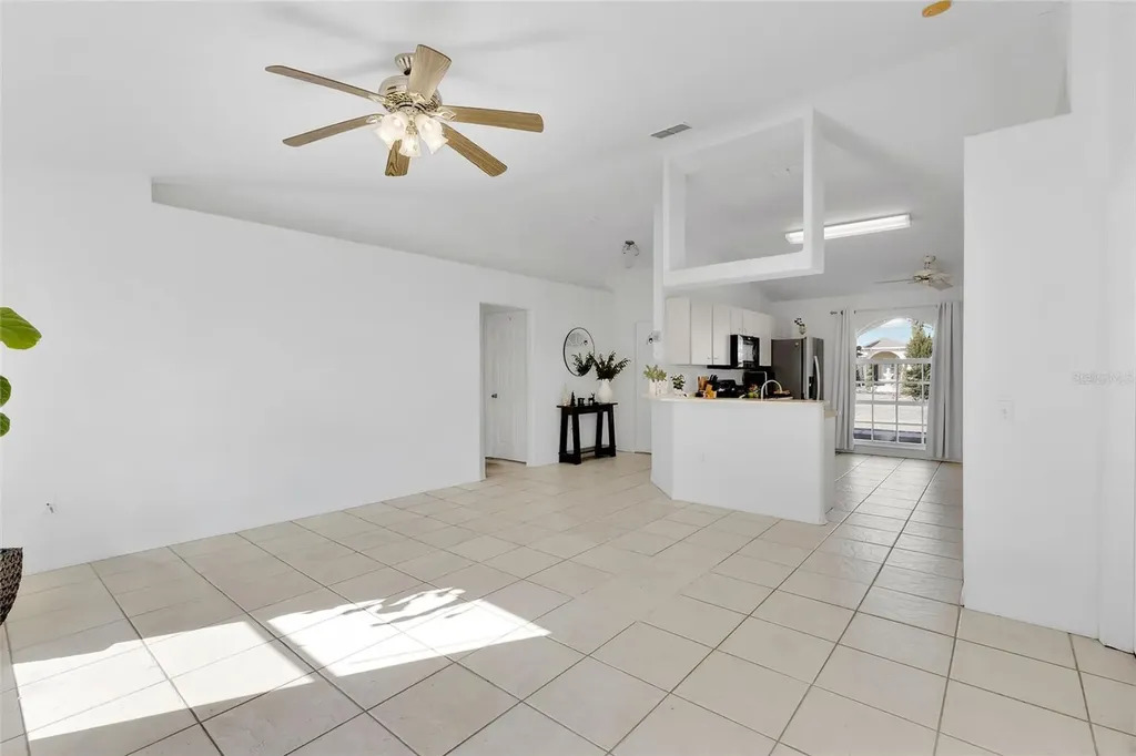 327 Salmon Court Kissimmee FL 34759