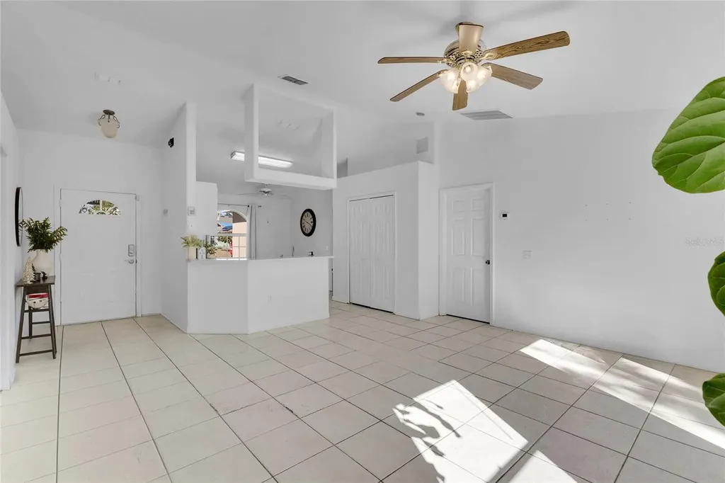 327 Salmon Court Kissimmee FL 34759