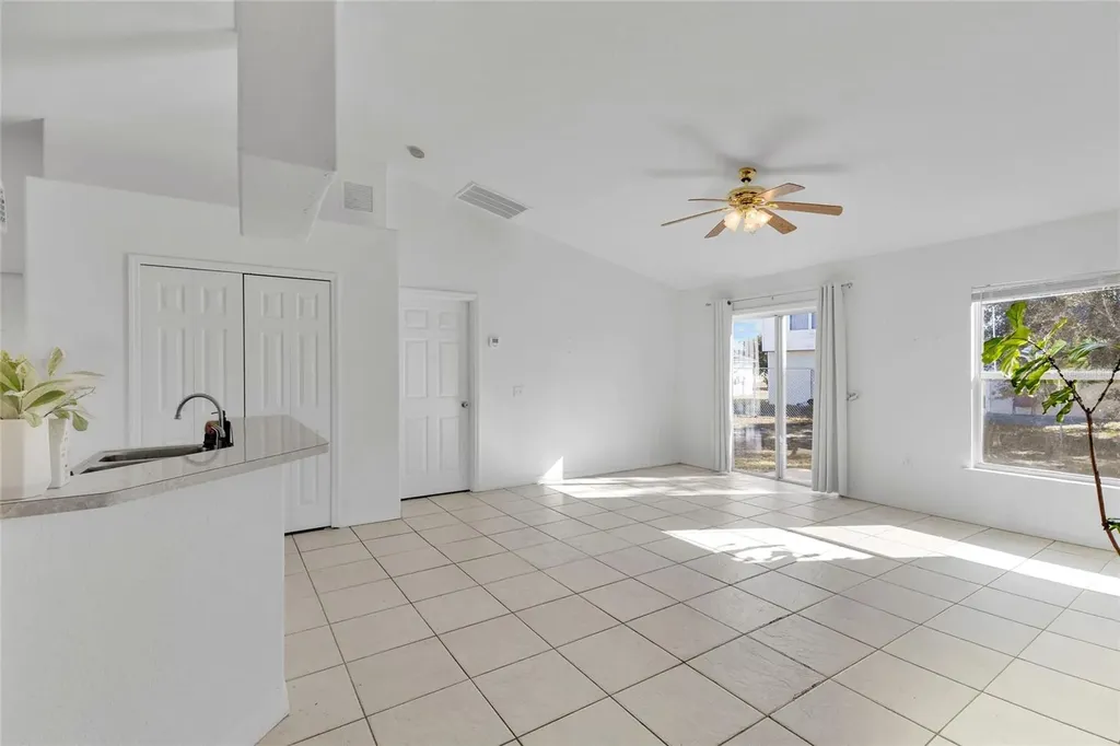 327 Salmon Court Kissimmee FL 34759