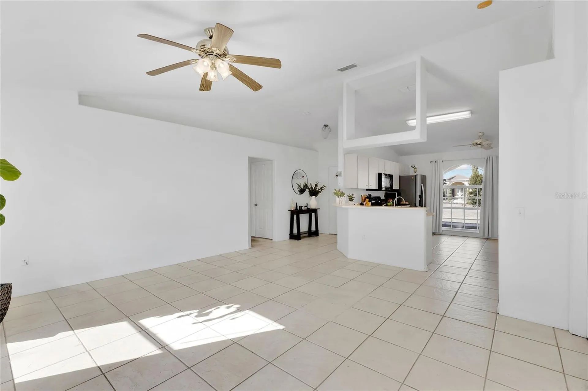327 Salmon Court Kissimmee FL 34759