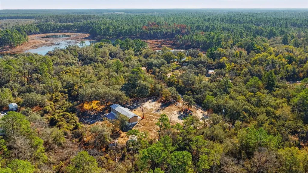 19661 SE 94th Place Ocklawaha FL 32179
