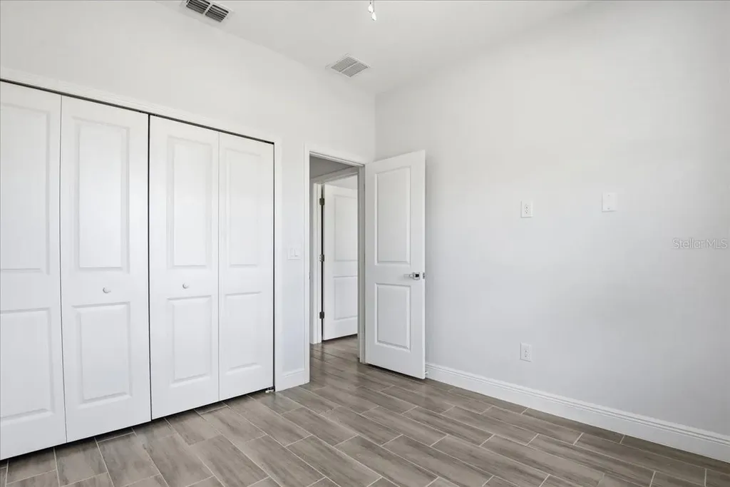 959 11th Avenue Deland FL 32724