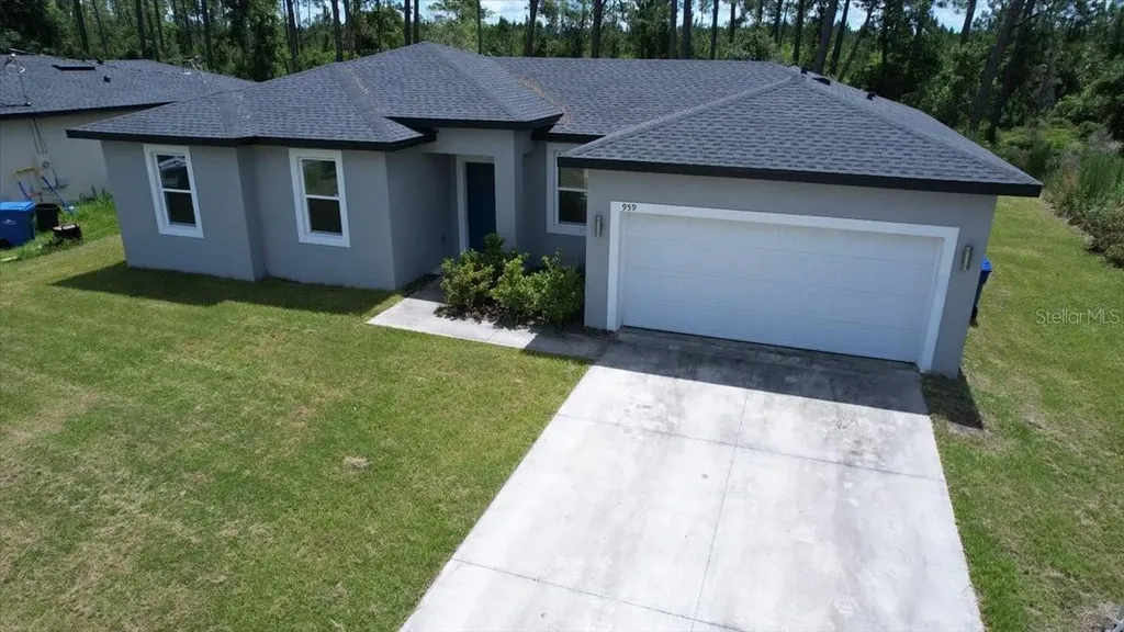 959 11th Avenue Deland FL 32724