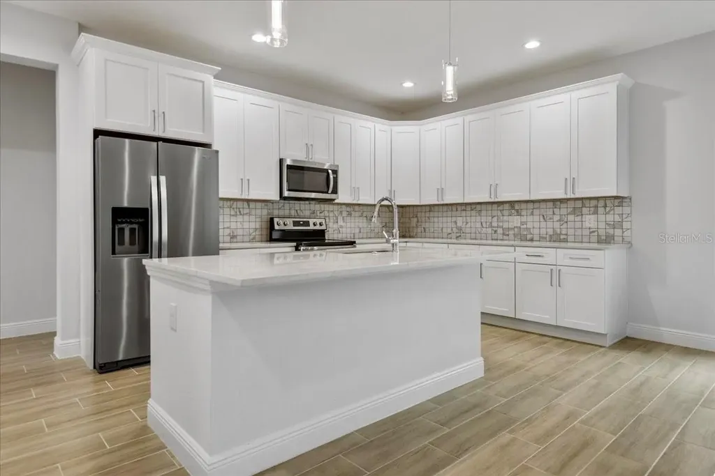 959 11th Avenue Deland FL 32724