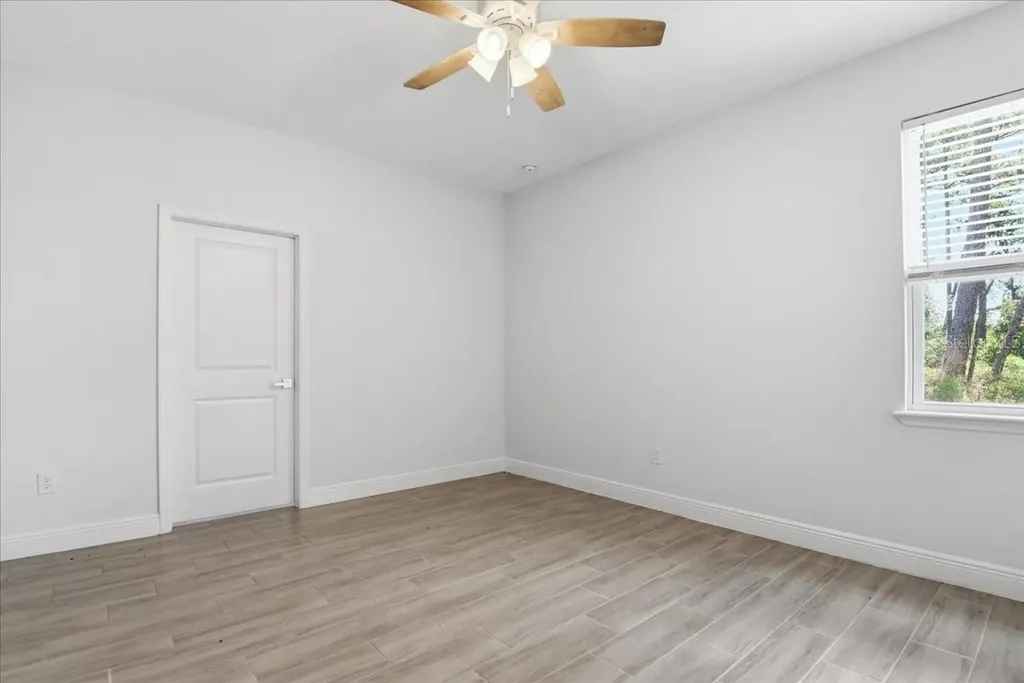 959 11th Avenue Deland FL 32724