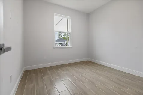 959 11th Avenue Deland FL 32724