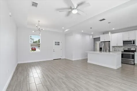 959 11th Avenue Deland FL 32724