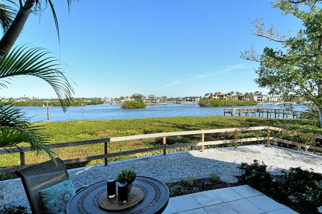 6047 E Peppertree Way Sarasota FL 34242
