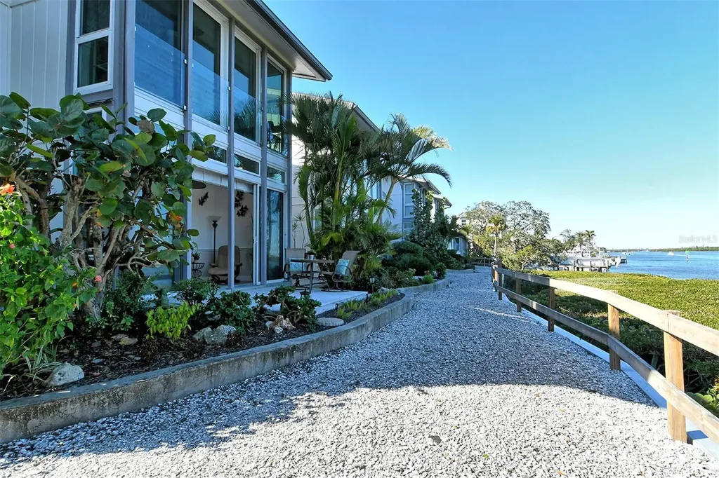 6047 E Peppertree Way Sarasota FL 34242