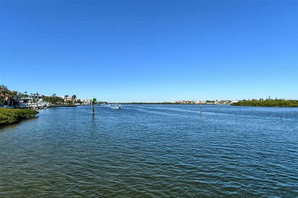 6047 E Peppertree Way Sarasota FL 34242