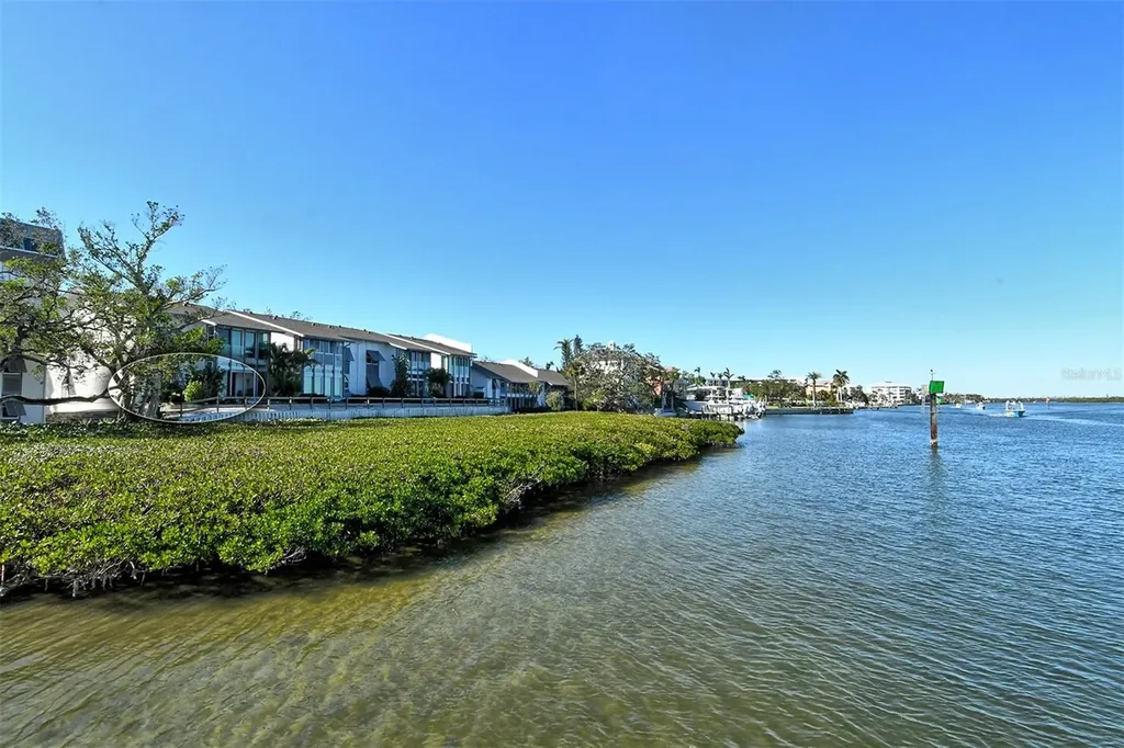 6047 E Peppertree Way Sarasota FL 34242