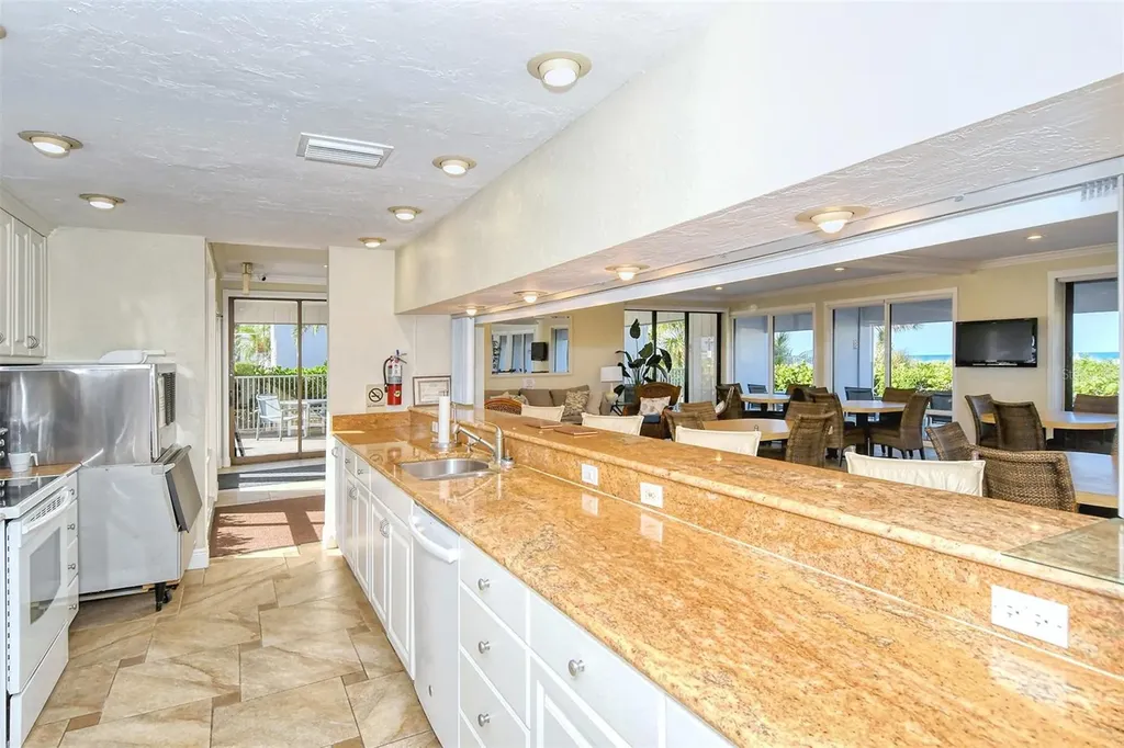6047 E Peppertree Way Sarasota FL 34242