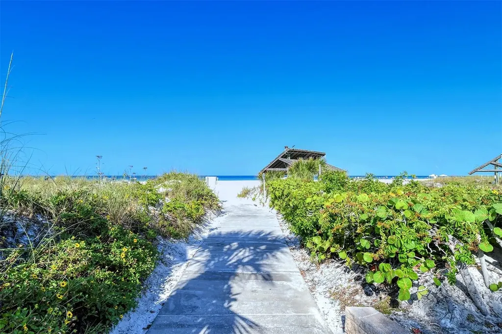 6047 E Peppertree Way Sarasota FL 34242