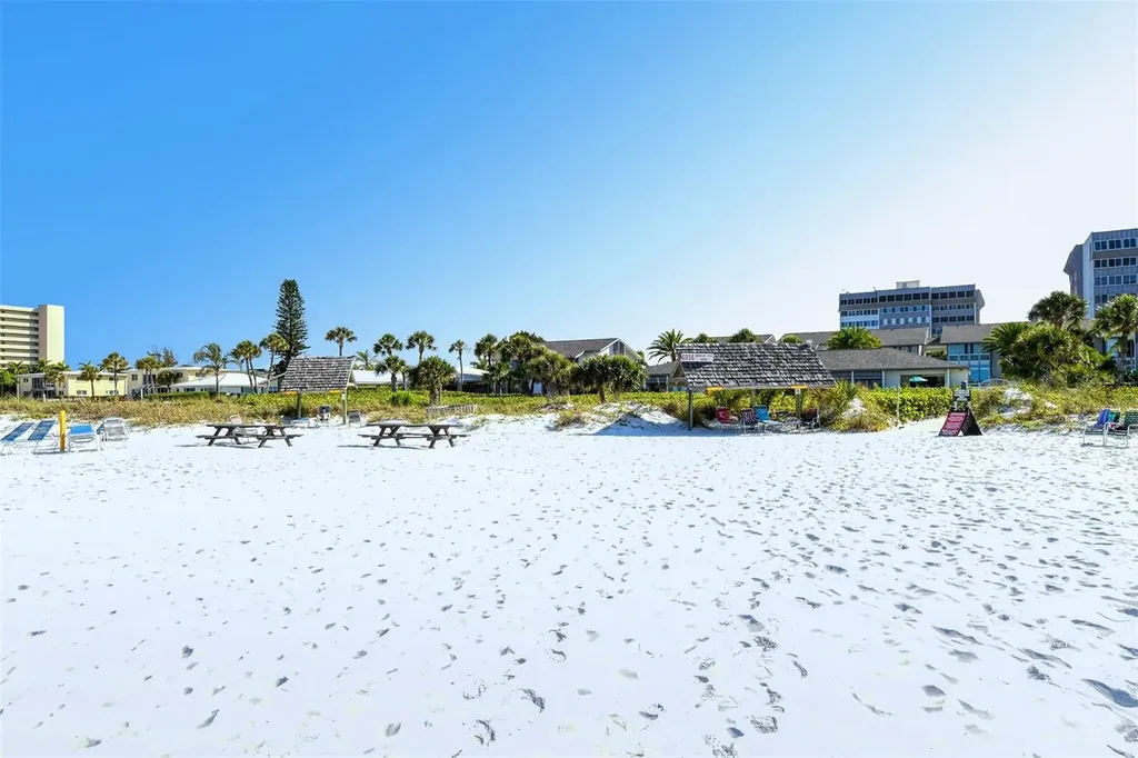 6047 E Peppertree Way Sarasota FL 34242