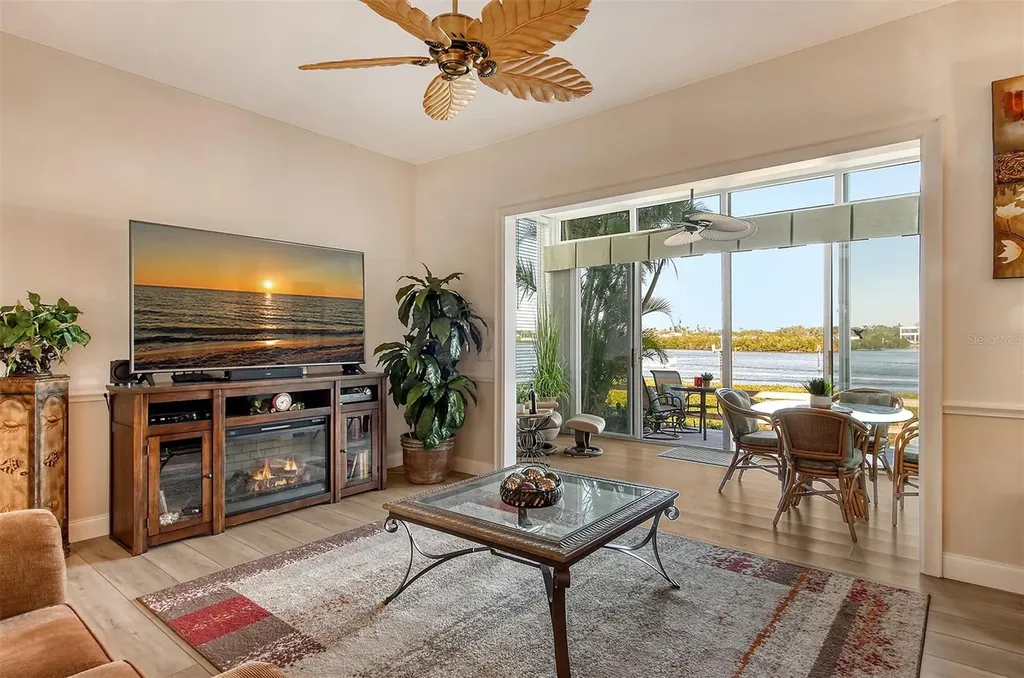 6047 E Peppertree Way Sarasota FL 34242