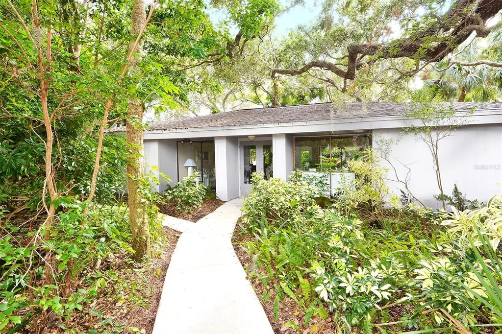 6047 E Peppertree Way Sarasota FL 34242