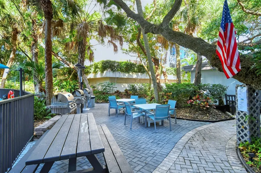 6047 E Peppertree Way Sarasota FL 34242