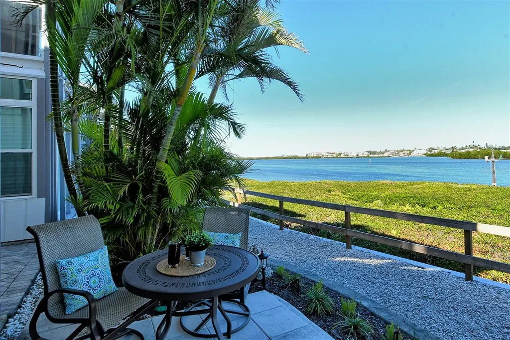 6047 E Peppertree Way Sarasota FL 34242