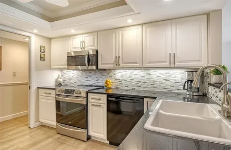 6047 E Peppertree Way Sarasota FL 34242