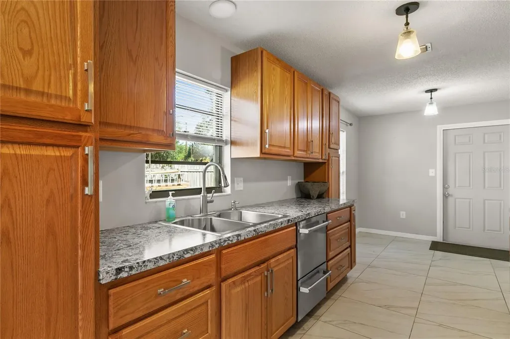 504 Ambassador Avenue Eustis FL 32726