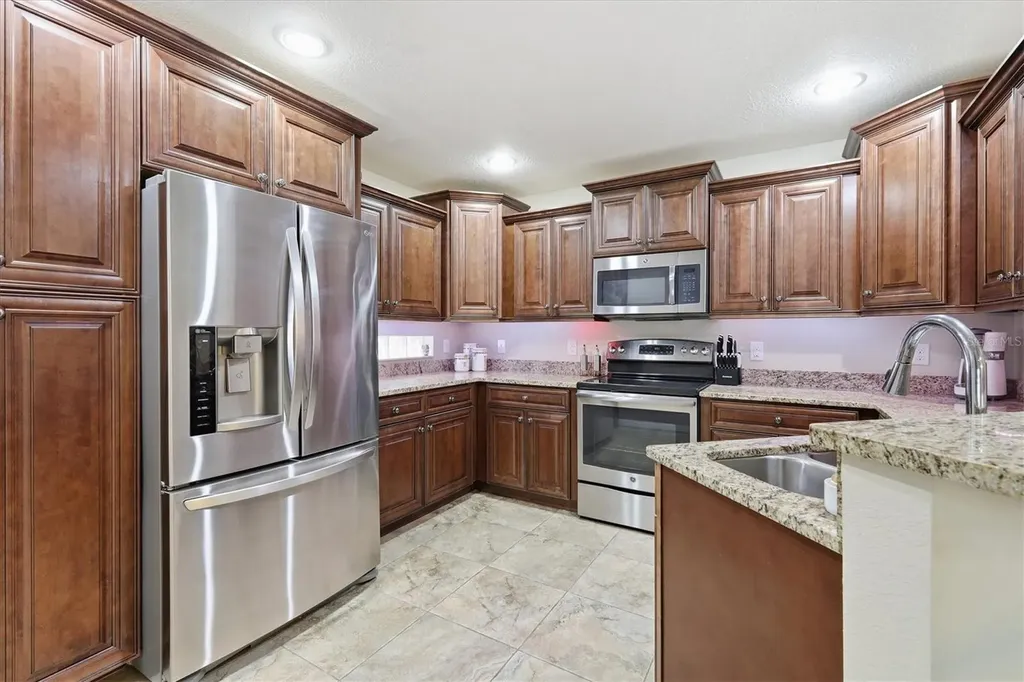 12710 SW Lake Side Drive Lake Suzy FL 34269