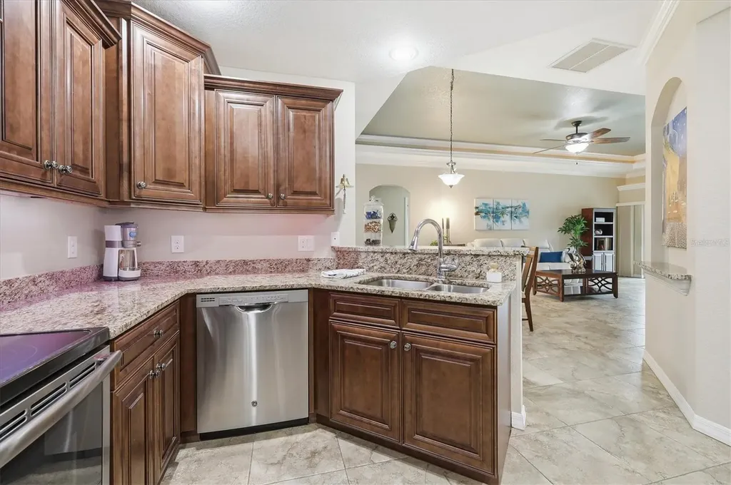 12710 SW Lake Side Drive Lake Suzy FL 34269