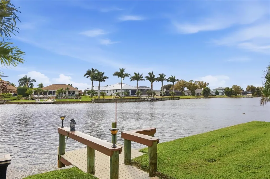 12710 SW Lake Side Drive Lake Suzy FL 34269