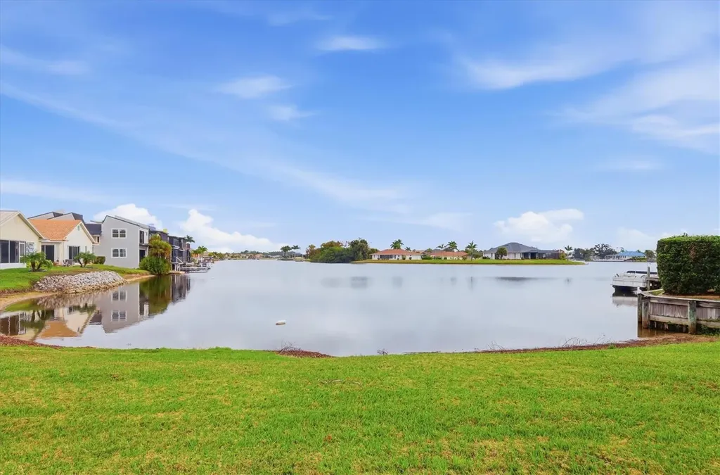 12710 SW Lake Side Drive Lake Suzy FL 34269