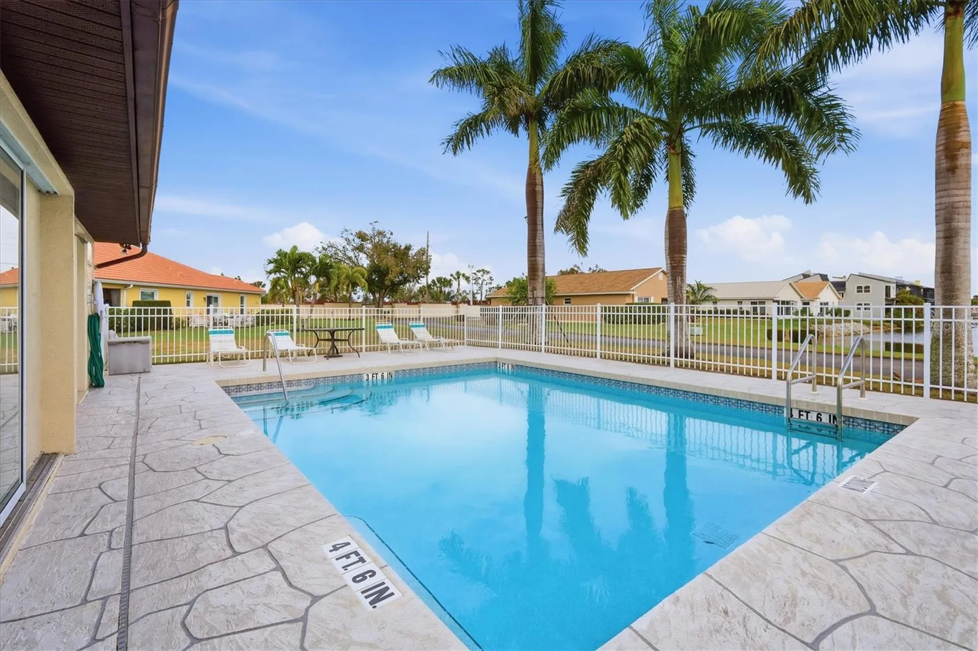 12710 SW Lake Side Drive Lake Suzy FL 34269