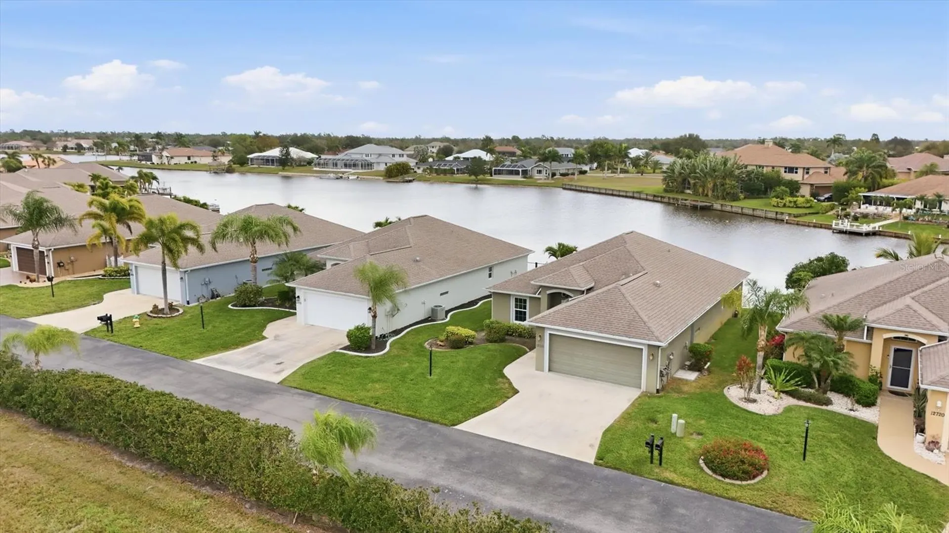12710 SW Lake Side Drive Lake Suzy FL 34269