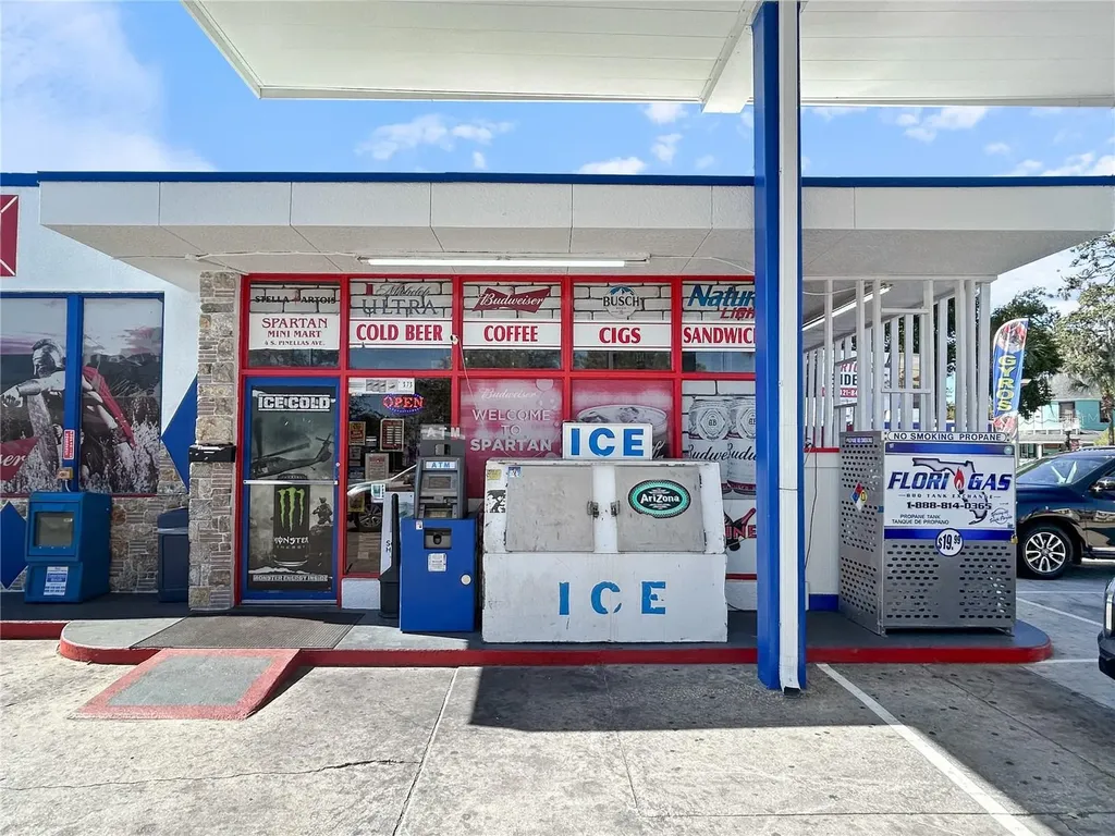4 S Pinellas Avenue Tarpon Springs FL 34689