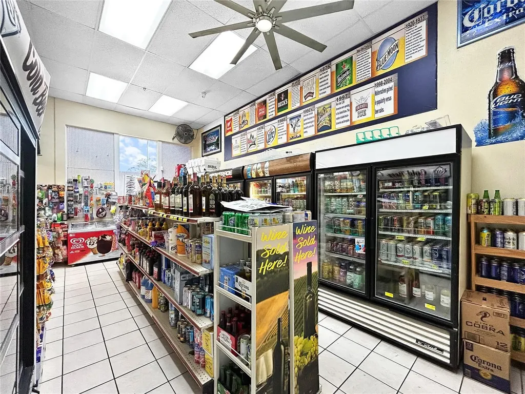 4 S Pinellas Avenue Tarpon Springs FL 34689