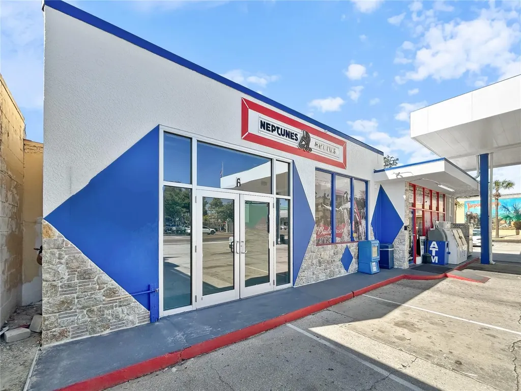 4 S Pinellas Avenue Tarpon Springs FL 34689