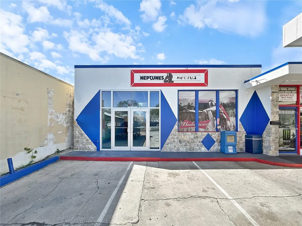 4 S Pinellas Avenue Tarpon Springs FL 34689