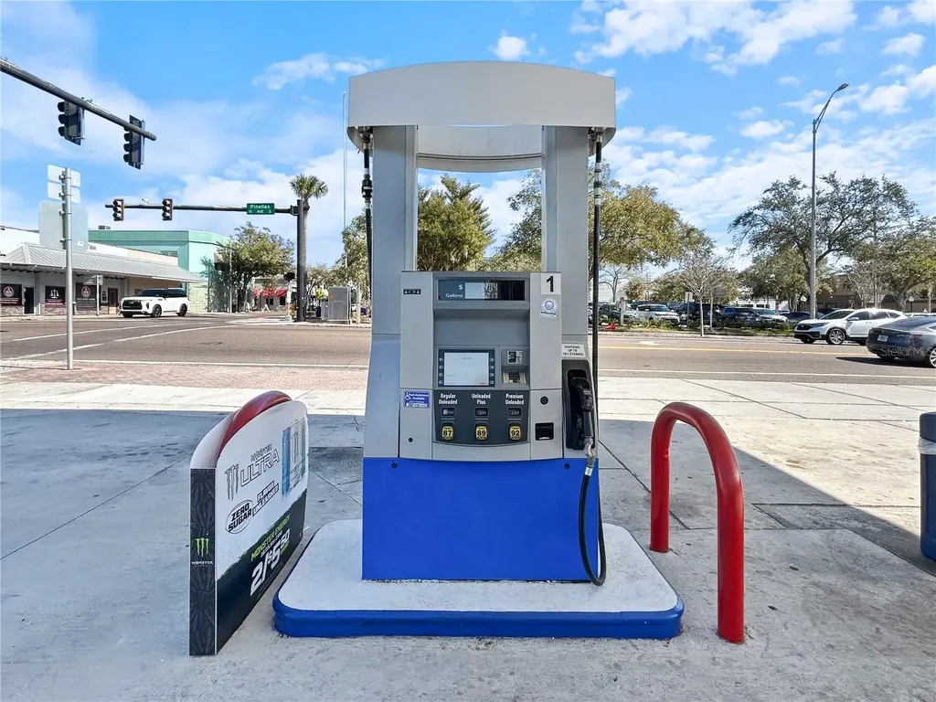 4 S Pinellas Avenue Tarpon Springs FL 34689